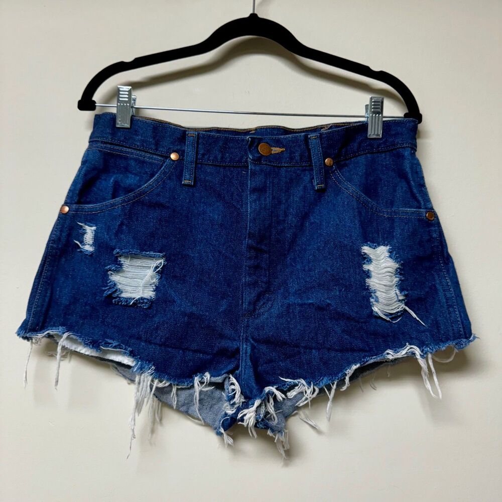 WRANGLER Cowboy Cut Original Fit High Waisted Distressed Denim Shorts, Sz 32